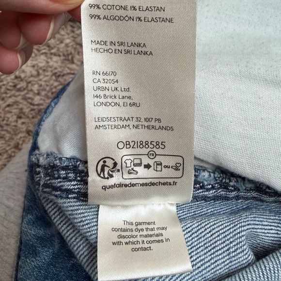 Pilcro Kenna Mid-Rise Heritage Barrel Jeans Icon Edition in Floral Resist Wash - Picture 14 of 15